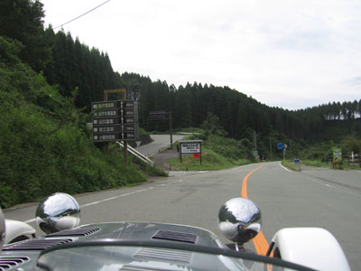 左が旧道
