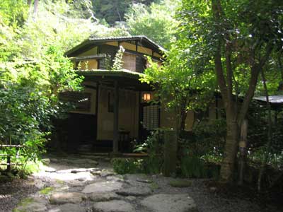 田舎に帰ったような雰囲気の店構え