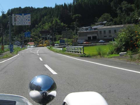 ここを右（北に）